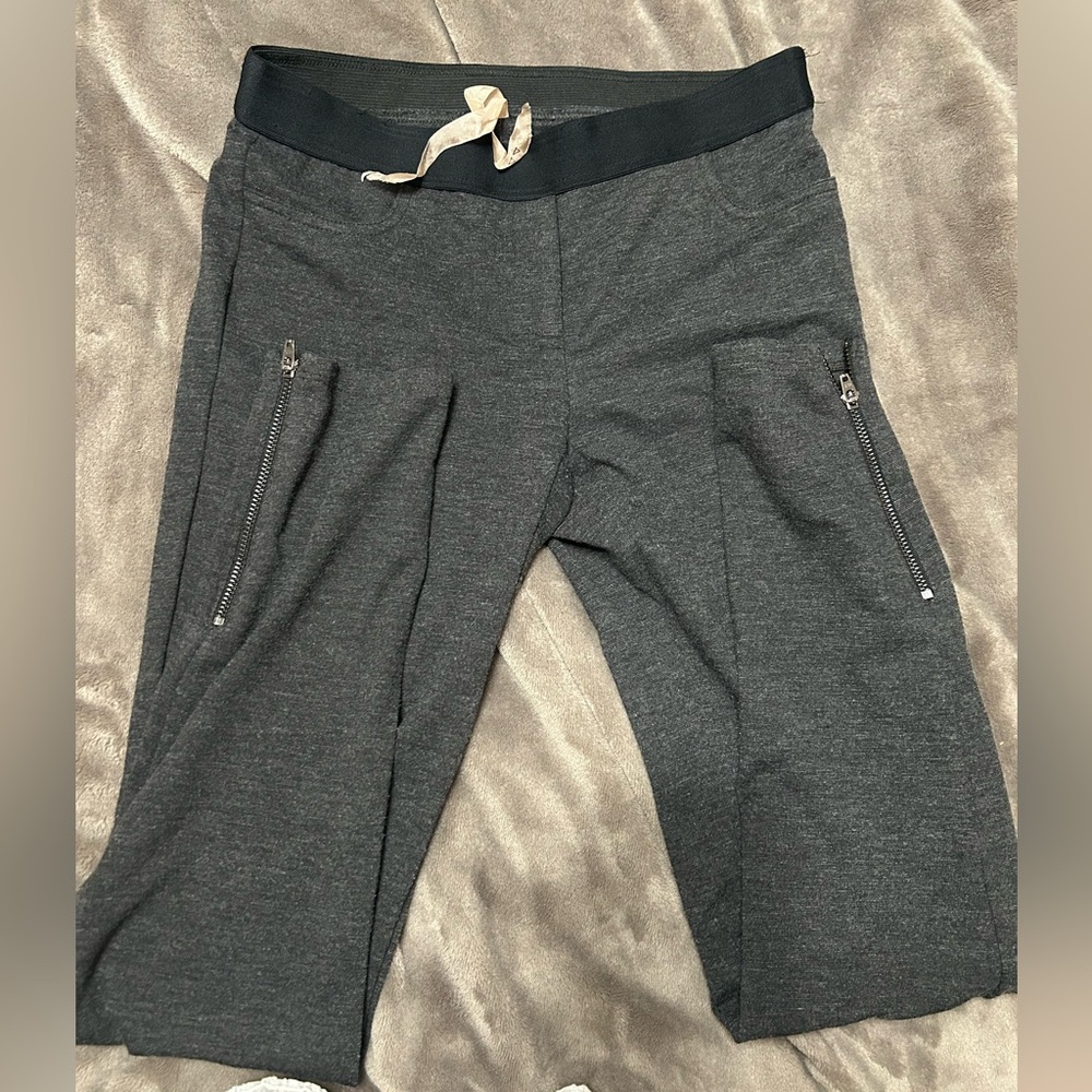 Bailey 44 Gray Skinny Pants with Zipper Details